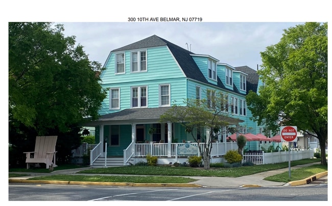 Building Photo - 300 10th Ave