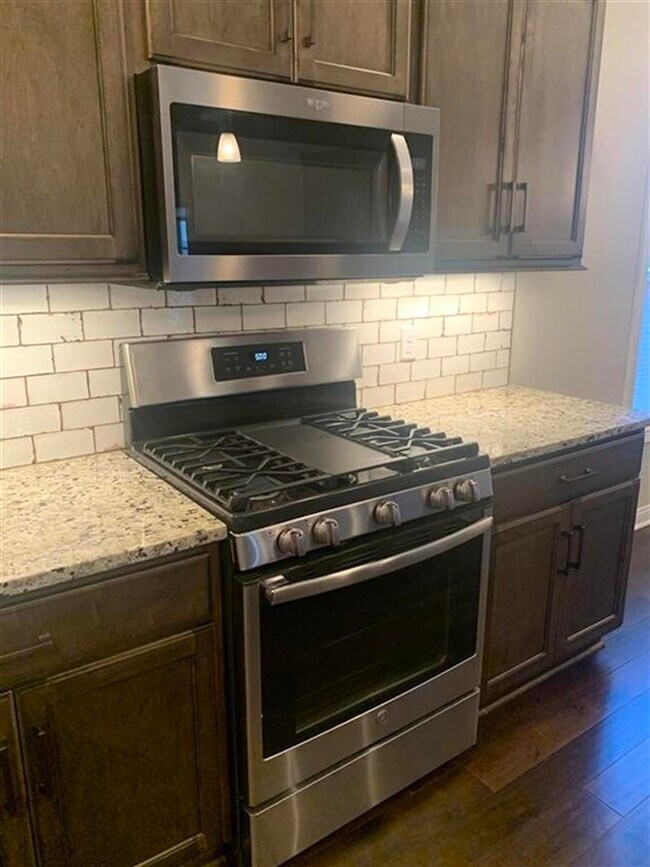 Foto del edificio - 4187 Beechwood Ln