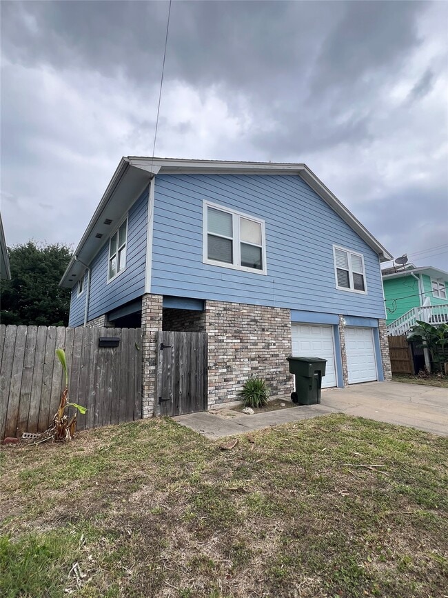 Building Photo - 5706 Avenue T