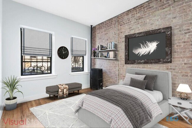 Photo - Garden Level 3 BR Townhouse Custom Apt. with large private outdoor Space