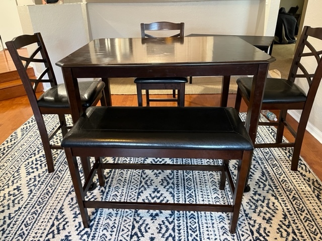 Dining area - 410 S Armenia Ave