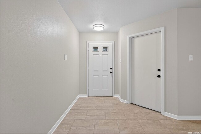 Building Photo - 9930 Trendwood