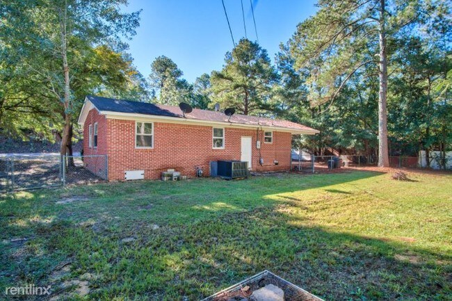 Building Photo - 3 br, 1 bath House - 6833 Formosa Dr.