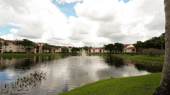 Foto del edificio - 2123 Renaissance Blvd