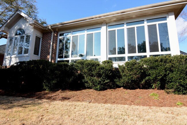 Building Photo - 912 Shoalcreek Pl