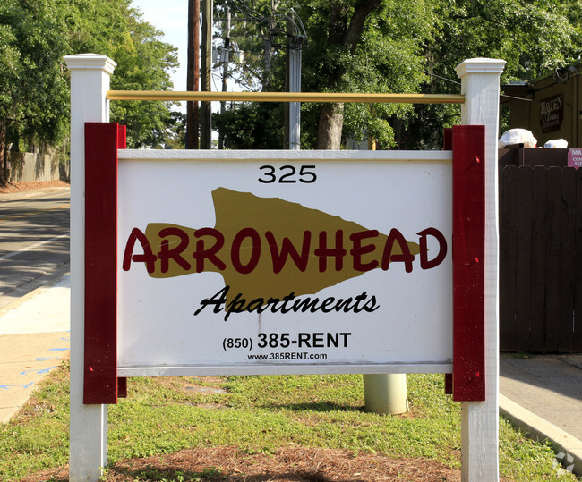 Building Photo - Arrowhead Apartments