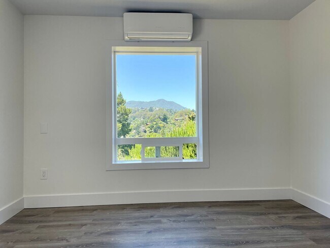 Foto del edificio - New Construction 2/1 + extra BR/Office wit...