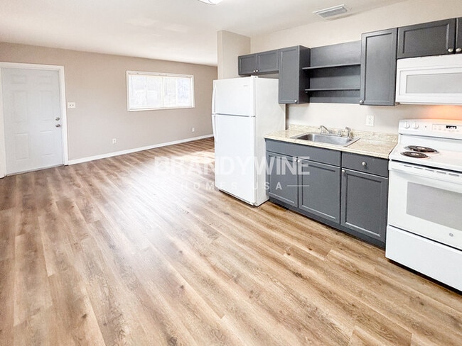 Building Photo - 2002 Fairbanks St