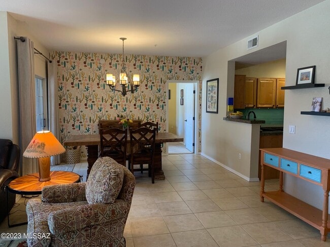 Foto del edificio - 1500 E Pusch Wilderness Dr
