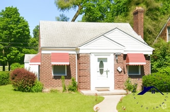 Building Photo - 20405 Sorrento Ave