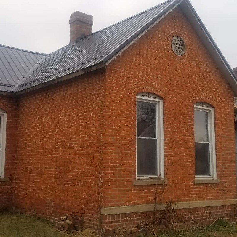 Primary Photo - 337 E 7th St