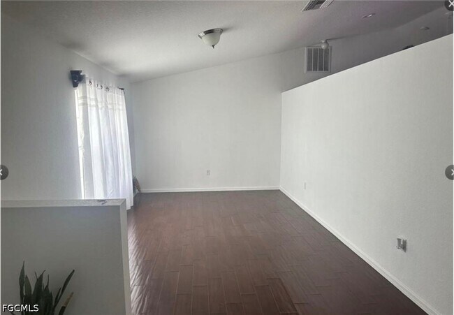 Building Photo - 2115 NW 19th Ave