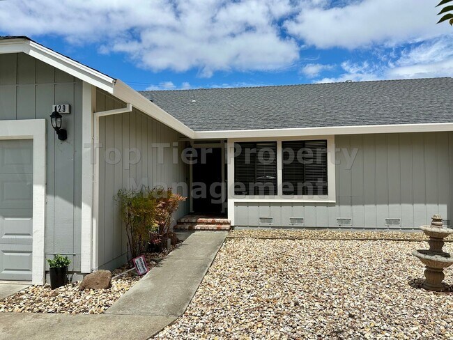 Foto del edificio - Spacious 4 Bed/2 Bath /1,970 square foot h...