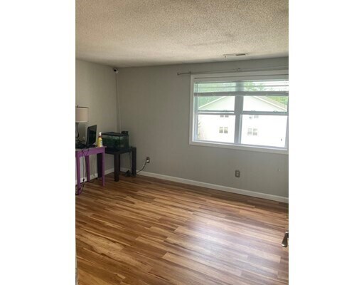 Foto del edificio - 1475 Braley Rd