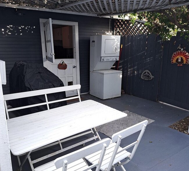 Foto del edificio - 313 1/2 5th St