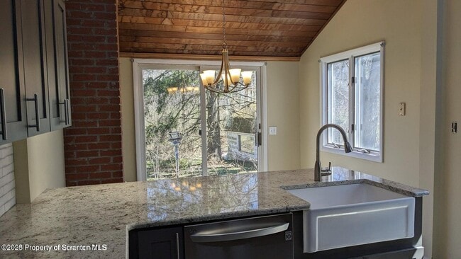 Building Photo - 412 Griffin Pond Rd