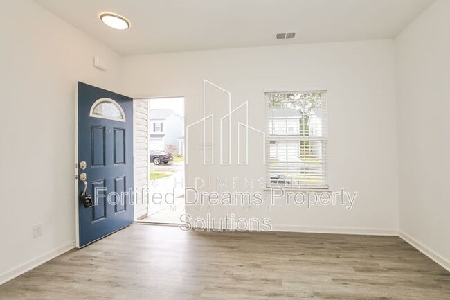 Building Photo - 3405 Littlefield Wy
