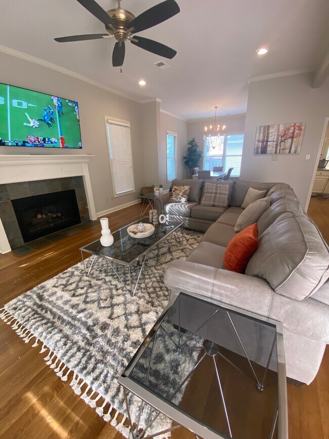 Foto del edificio - 1018 Harbor Bend Cir