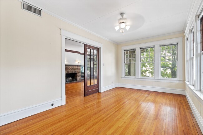Foto del edificio - 806 Winbern St