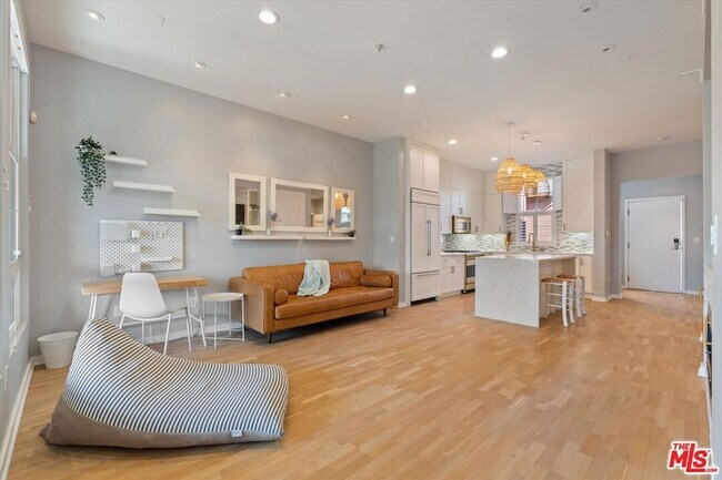 Foto del edificio - 13020 Pacific Promenade