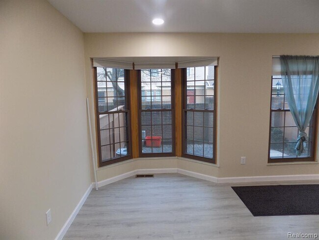 Foto del edificio - 40043 Crosswinds Rd