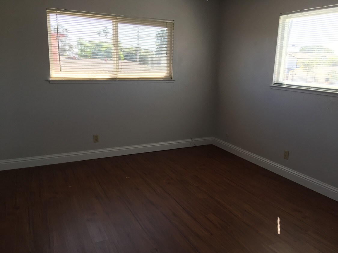 Foto principal - 37024 Walnut St