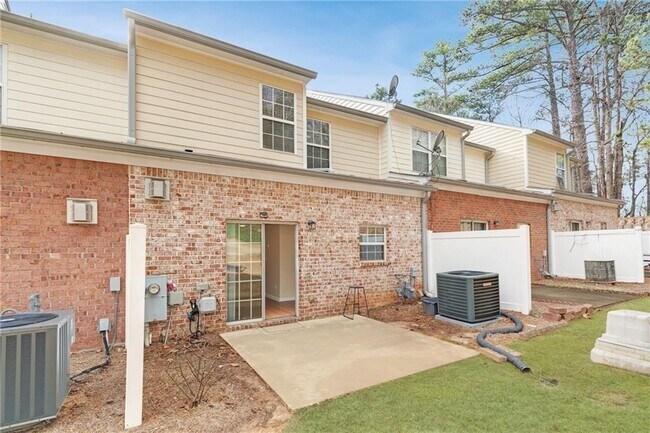 Foto del edificio - 1102 Pleasant Oaks Ct