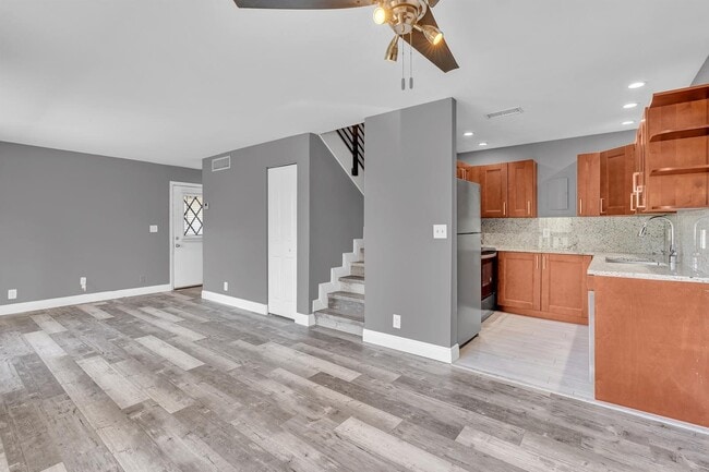 Building Photo - 8911 NW 28th Dr