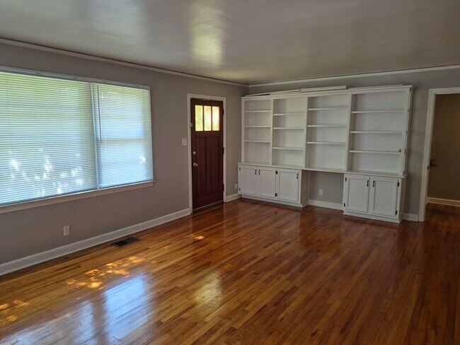 Foto del edificio - 1129 Magnolia Dr