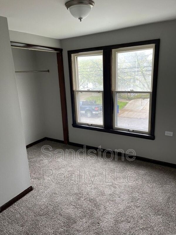 Foto del edificio - 3102 Searsdale Ave