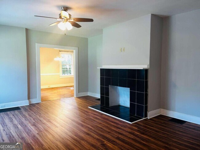 Foto del edificio - 507 Sylvan Dr