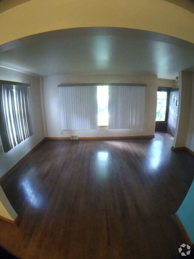 Building Photo - 326 N 68th St