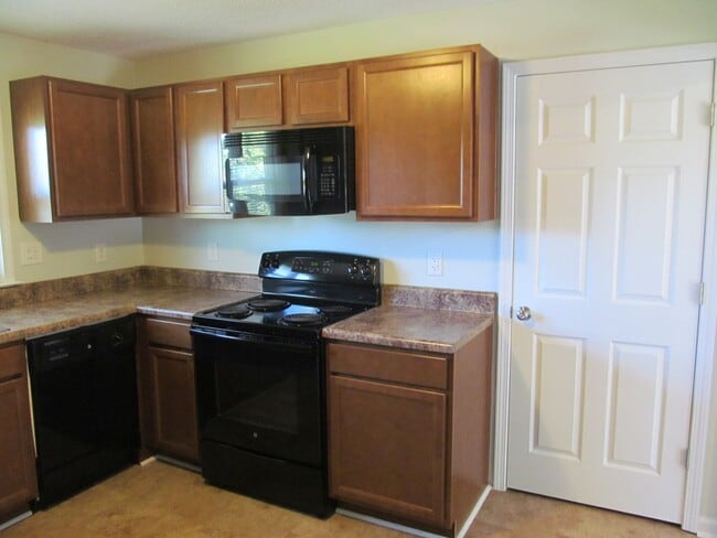 Building Photo - Pinnacle area