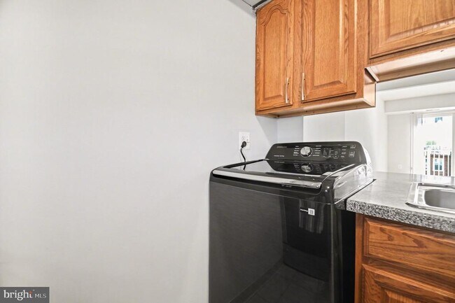 Foto del edificio - 14431 St Germain Dr