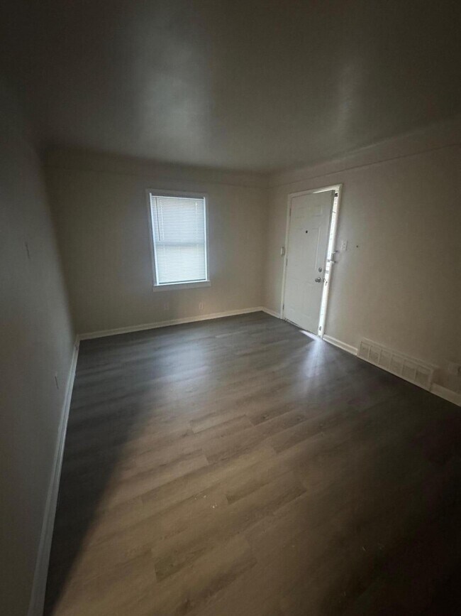 Building Photo - 20477 Manor