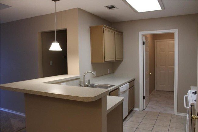 Foto del edificio - 225 Juniper Ridge Ct