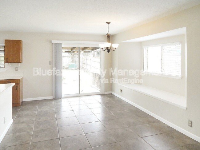 Building Photo - 10482 Tippecanoe