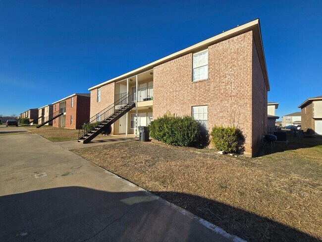 Building Photo - 3209 Toledo Dr