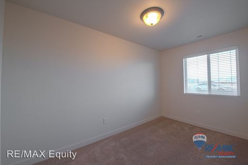Building Photo - 135 W 710 N