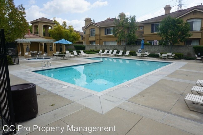 Building Photo - 2 br, 2 bath House - 5130 E Henley Place #E