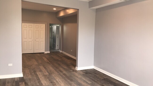 Foto del edificio - 2703 W Harrison St