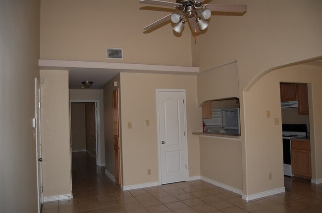 Building Photo - 505 Shiloh Dr