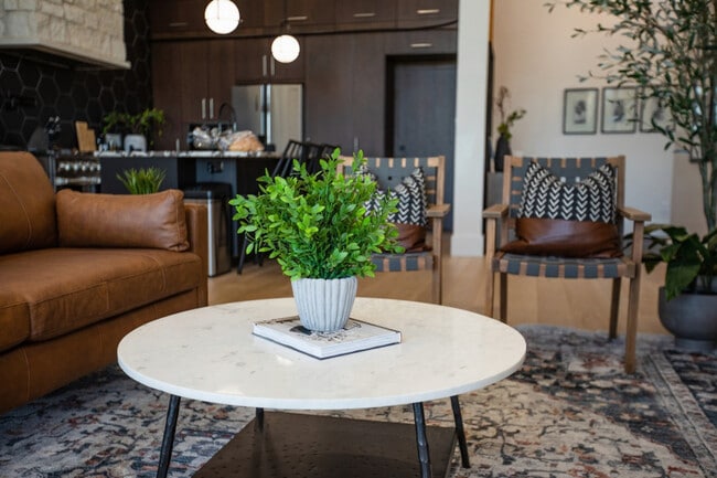 Building Photo - 160 W 1600 S