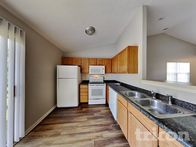 Foto del edificio - 5260 Pin Oak Dr