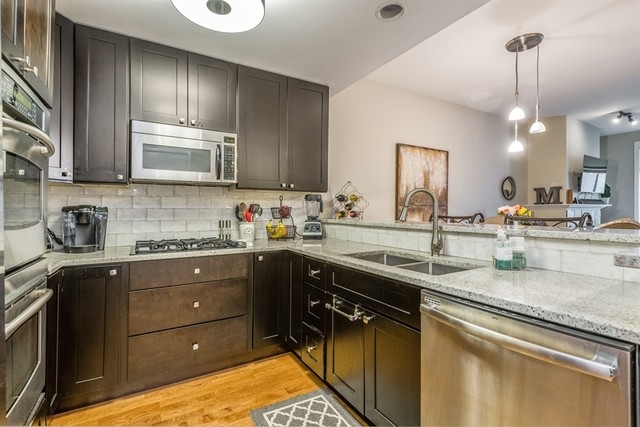 Primary Photo - 600 W Drummond Pl
