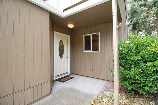 Building Photo - 17638 NW Shorewood Dr