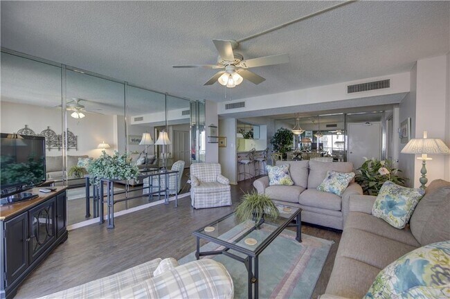 Building Photo - 450 S Gulfview Blvd