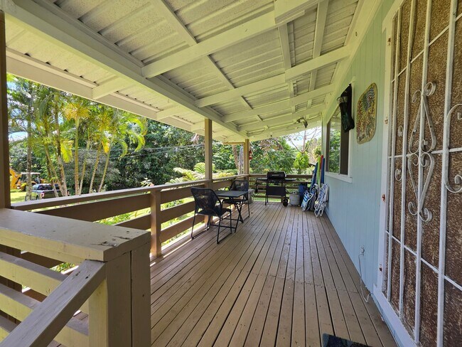 Building Photo - Available Now | Furnished 2BD/1BA Home in Hawaiian Paradise Park