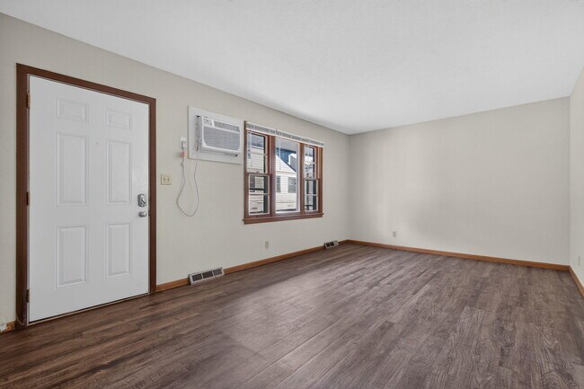 Foto del edificio - 1009 E Walnut St