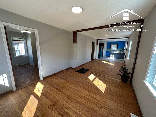 Foto del edificio - 1209 E Ash St